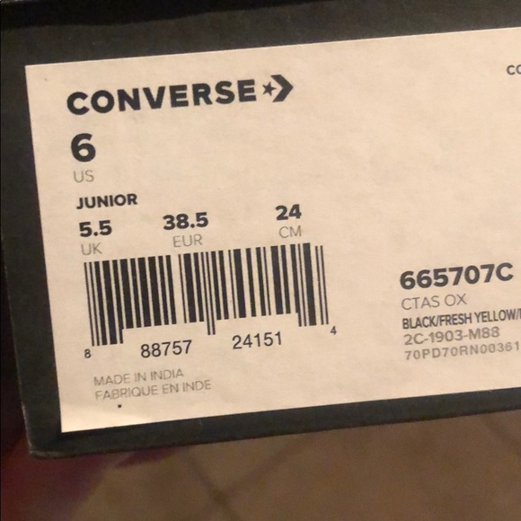 NWOB CONVERSE KIDS SIZE 6 WILL FIT 7.5 WOMENS - Picture 8 of 8